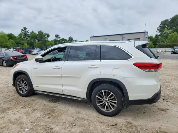 5TDJGRFH0HS022896 2017 TOYOTA HIGHLANDER - Image 2