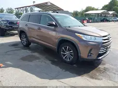 5TDJGRFH0HS025586 2017 TOYOTA HIGHLANDER