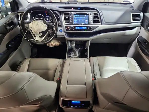 5TDJGRFH0HS027385 2017 TOYOTA HIGHLANDER - Image 8