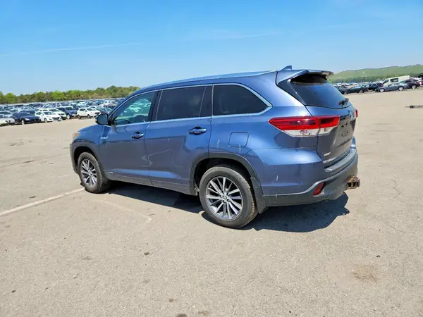 5TDJGRFH0HS032148 2017 TOYOTA HIGHLANDER - Image 2