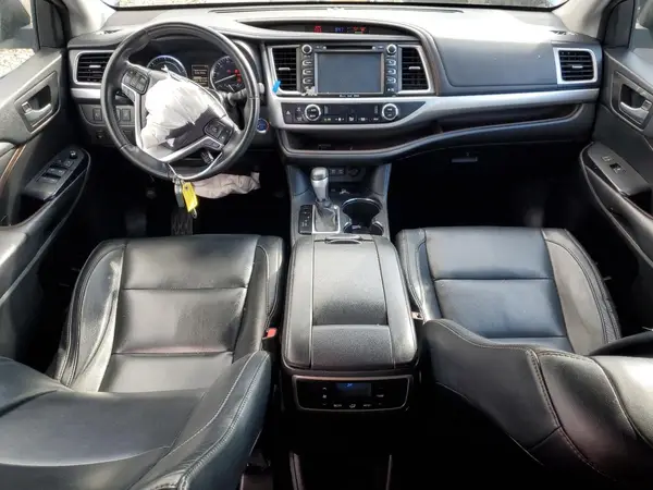 5TDJGRFH0HS032263 2017 TOYOTA HIGHLANDER - Image 8