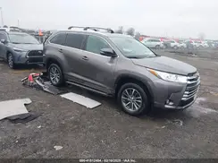 5TDJGRFH0JS045665 2018 TOYOTA HIGHLANDER