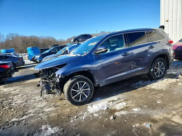 5TDJGRFH0JS047920 2018 TOYOTA HIGHLANDER - Image 1