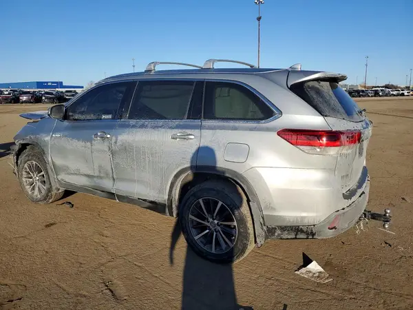 5TDJGRFH0KS061902 2019 TOYOTA HIGHLANDER - Image 2