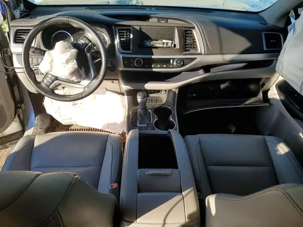 5TDJGRFH0KS061902 2019 TOYOTA HIGHLANDER - Image 8