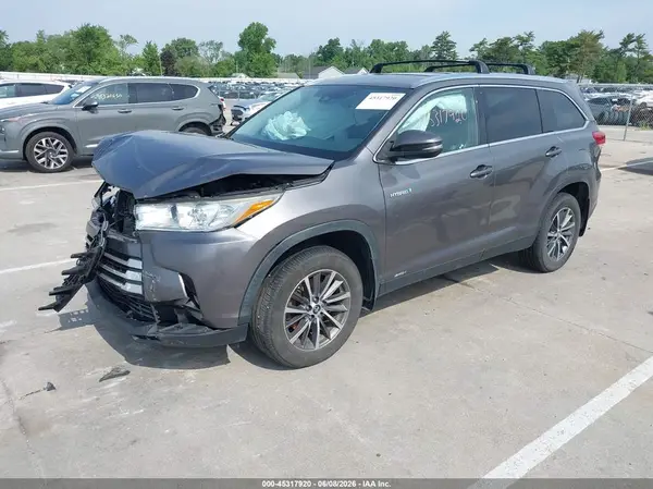 5TDJGRFH0KS071250 2019 TOYOTA HIGHLANDER - Image 2