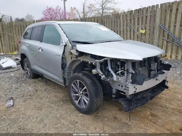 5TDJGRFH0KS071751 2019 TOYOTA HIGHLANDER - Image 1