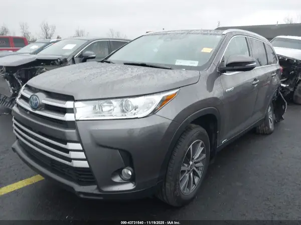 5TDJGRFH0KS078344 2019 TOYOTA HIGHLANDER - Image 2