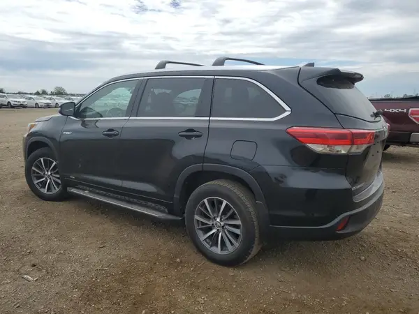 5TDJGRFH1HS024883 2017 TOYOTA HIGHLANDER - Image 2