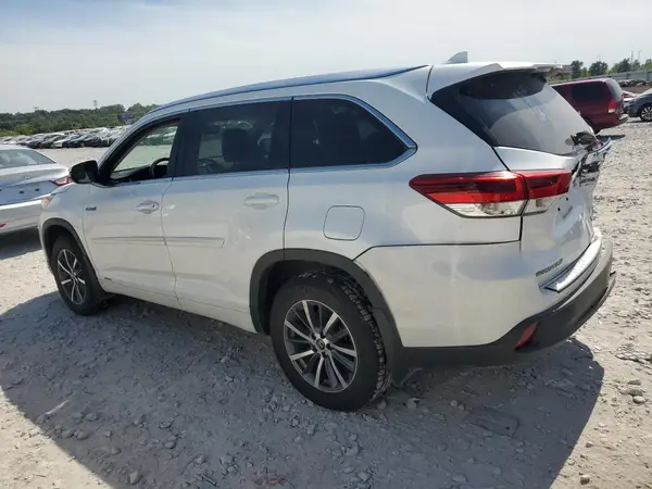 5TDJGRFH1HS028335 2017 TOYOTA HIGHLANDER - Image 2