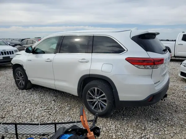 5TDJGRFH1HS029940 2017 TOYOTA HIGHLANDER - Image 2