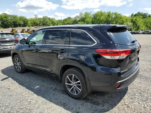 5TDJGRFH1JS038904 2018 TOYOTA HIGHLANDER - Image 2