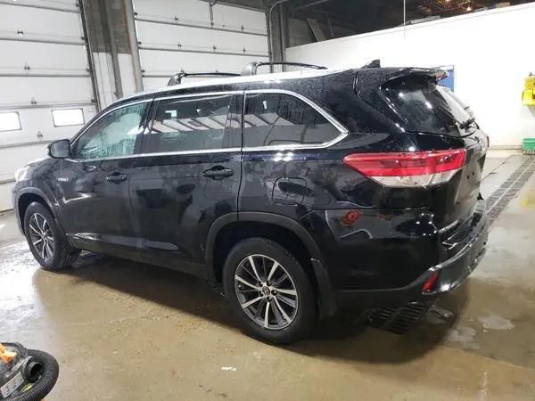 5TDJGRFH1JS043522 2018 TOYOTA HIGHLANDER - Image 2