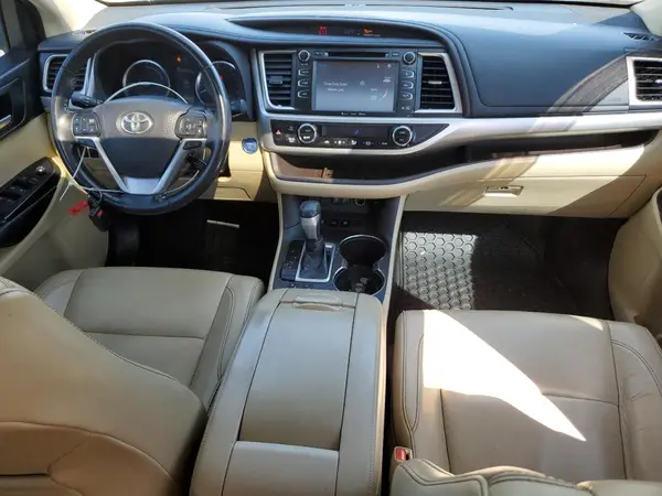 5TDJGRFH1JS043990 2018 TOYOTA HIGHLANDER - Image 8