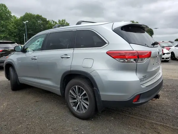 5TDJGRFH1JS044959 2018 TOYOTA HIGHLANDER - Image 2