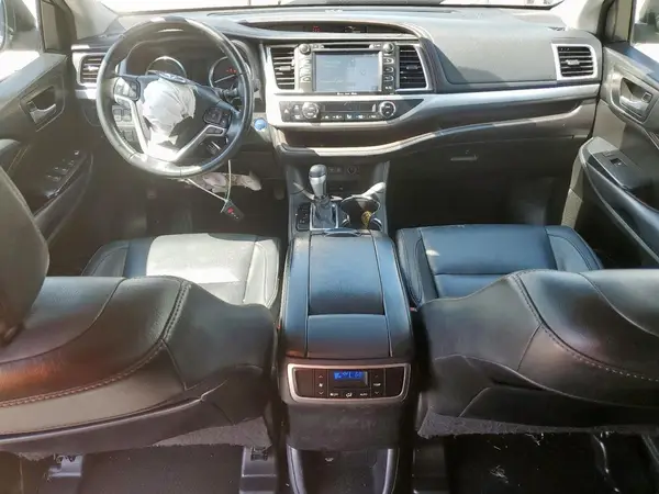 5TDJGRFH1JS045075 2018 TOYOTA HIGHLANDER - Image 8