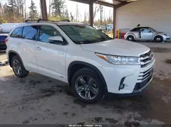 5TDJGRFH1JS049255 2018 TOYOTA HIGHLANDER
