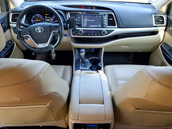 5TDJGRFH1JS050597 2018 TOYOTA HIGHLANDER - Image 8