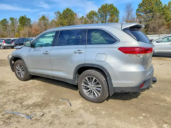 5TDJGRFH1KS054036 2019 TOYOTA HIGHLANDER - Image 2