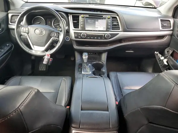 5TDJGRFH1KS056076 2019 TOYOTA HIGHLANDER - Image 8
