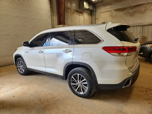 5TDJGRFH1KS057387 2019 TOYOTA HIGHLANDER - Image 2
