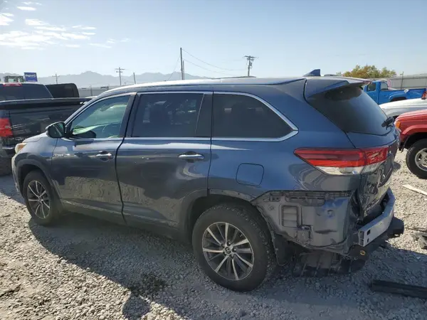 5TDJGRFH1KS058295 2019 TOYOTA HIGHLANDER - Image 2