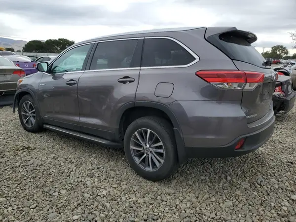 5TDJGRFH1KS060743 2019 TOYOTA HIGHLANDER - Image 2
