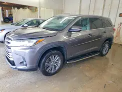 5TDJGRFH1KS064579 2019 TOYOTA HIGHLANDER