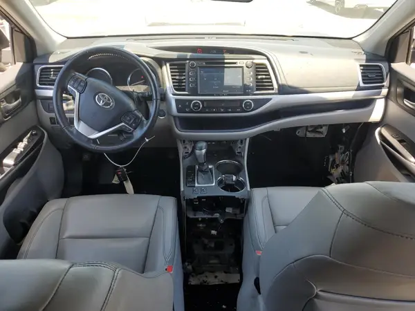 5TDJGRFH1KS066333 2019 TOYOTA HIGHLANDER - Image 8