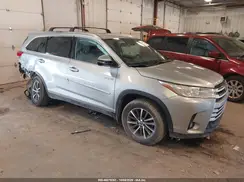 5TDJGRFH1KS070155 2019 TOYOTA HIGHLANDER