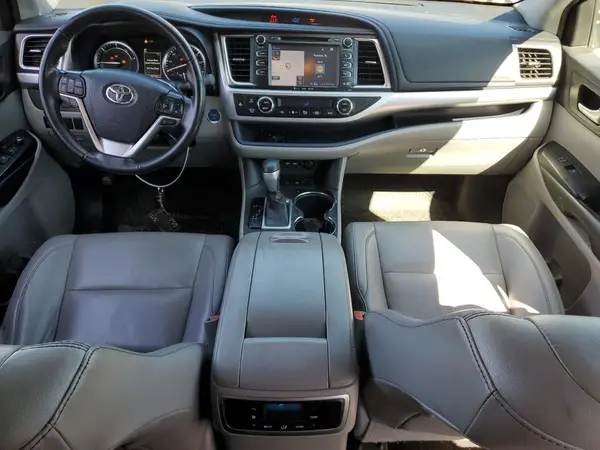 5TDJGRFH1KS077185 2019 TOYOTA HIGHLANDER - Image 8