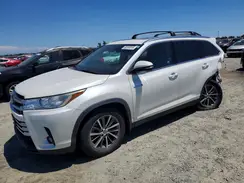 5TDJGRFH1KS078563 2019 TOYOTA HIGHLANDER