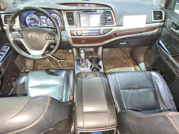 5TDJGRFH2HS020681 2017 TOYOTA HIGHLANDER - Image 8