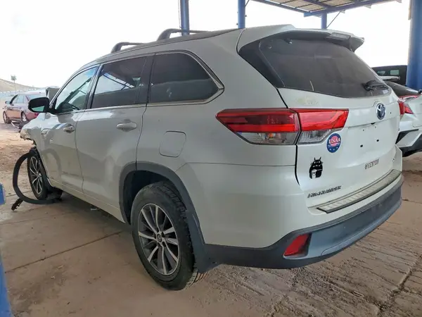 5TDJGRFH2HS034225 2017 TOYOTA HIGHLANDER - Image 2