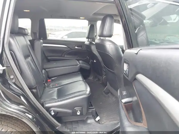 5TDJGRFH2JS040256 2018 TOYOTA HIGHLANDER - Image 8