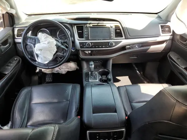 5TDJGRFH2JS051502 2018 TOYOTA HIGHLANDER - Image 8