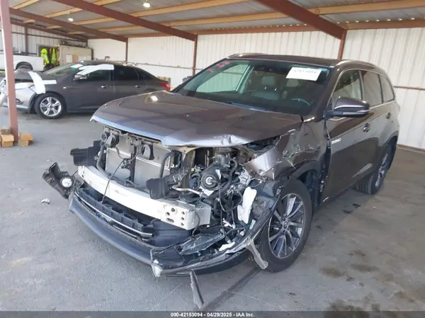 5TDJGRFH2KS058824 2019 TOYOTA HIGHLANDER - Image 2