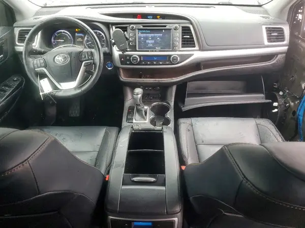 5TDJGRFH2KS063988 2019 TOYOTA HIGHLANDER - Image 8
