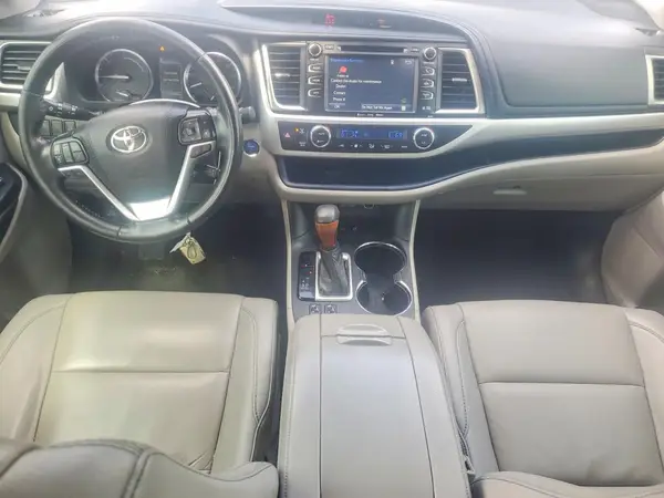 5TDJGRFH2KS065563 2019 TOYOTA HIGHLANDER - Image 8