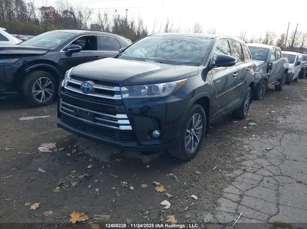 5TDJGRFH2KS066664 2019 TOYOTA HIGHLANDER - Image 2