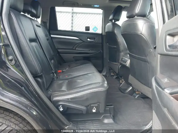 5TDJGRFH2KS066664 2019 TOYOTA HIGHLANDER - Image 8