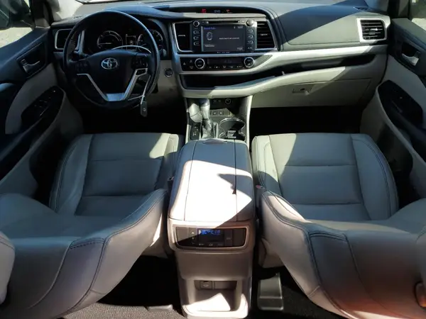 5TDJGRFH2KS066695 2019 TOYOTA HIGHLANDER - Image 8