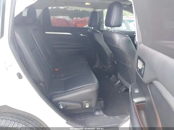 5TDJGRFH2KS074506 2019 TOYOTA HIGHLANDER - Image 8