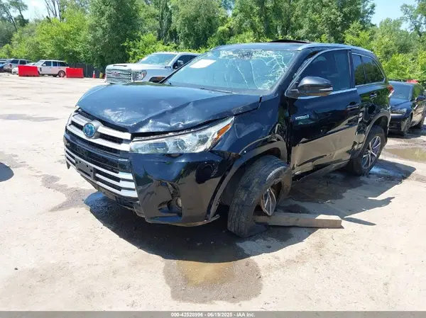 5TDJGRFH3HS030376 2017 TOYOTA HIGHLANDER - Image 2