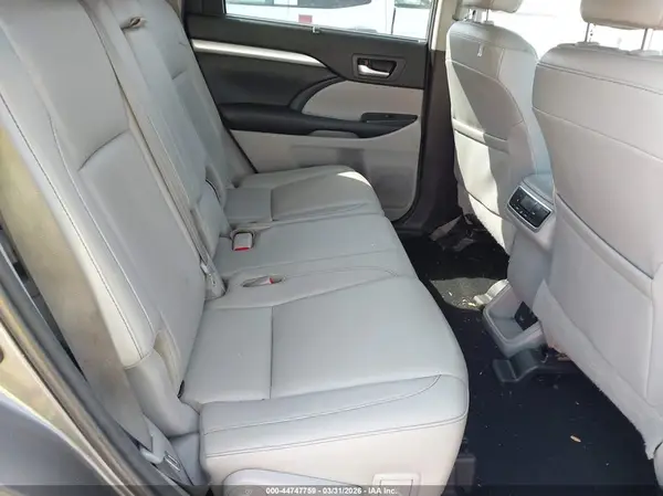 5TDJGRFH3JS039956 2018 TOYOTA HIGHLANDER - Image 8