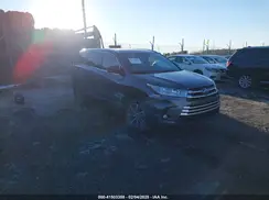 5TDJGRFH3KS052658 2019 TOYOTA HIGHLANDER