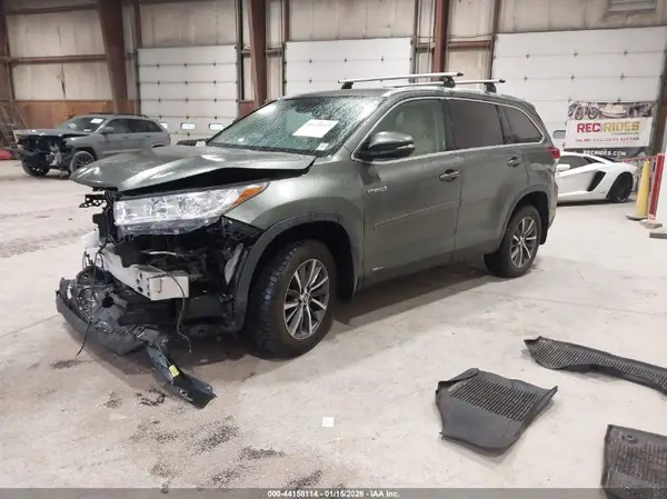 5TDJGRFH3KS059531 2019 TOYOTA HIGHLANDER - Image 2