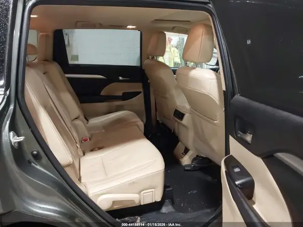 5TDJGRFH3KS059531 2019 TOYOTA HIGHLANDER - Image 8