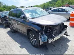 5TDJGRFH3KS060789 2019 TOYOTA HIGHLANDER