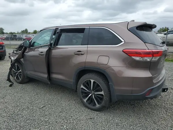 5TDJGRFH3KS067578 2019 TOYOTA HIGHLANDER - Image 2